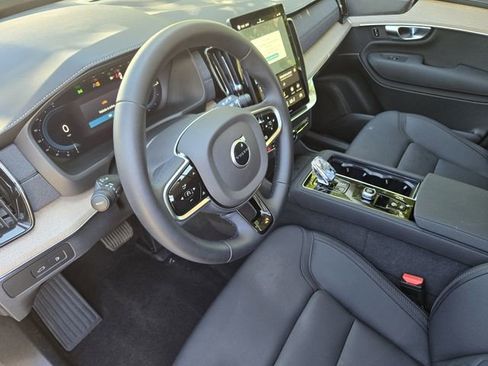 New 2025 Volvo XC90 T8 Plus w/ Protection Package Premier image 18