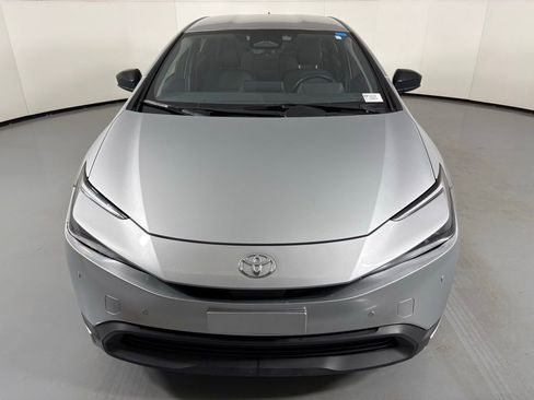 Used 2024 Toyota Prius LE image 4