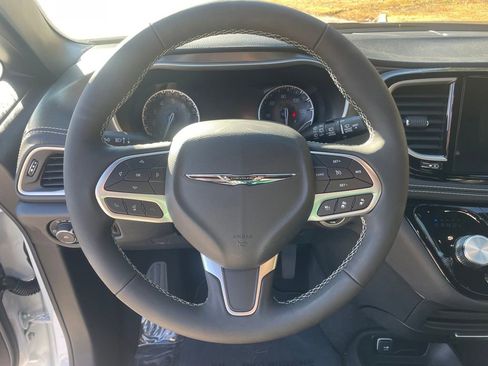 New 2026 Chrysler Pacifica Select image 15