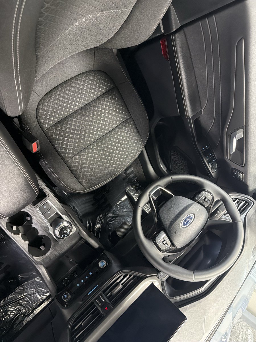 Used 2026 Ford Escape Active w/ Active Premium Tech Pack AWD/4WD image 13