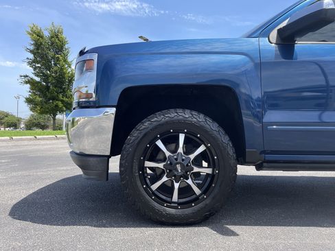 Used 2016 Chevrolet Silverado 1500 LT w/ Texas Edition RWD image 9
