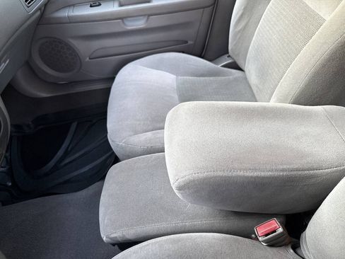 Used 2004 Ford Taurus SES FWD image 23