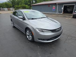 Used 2016 Chrysler 200 S image 1
