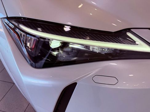 Used 2024 Lexus UX 250h 250h Premium BLIND SPOT/CARPLA image 15