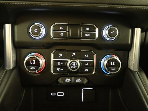 Used 2022 GMC Yukon SLE AWD/4WD image 31