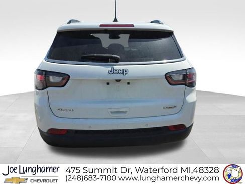 Used 2024 Jeep Compass Latitude w/ Sun and Sound Group AWD/4WD image 13