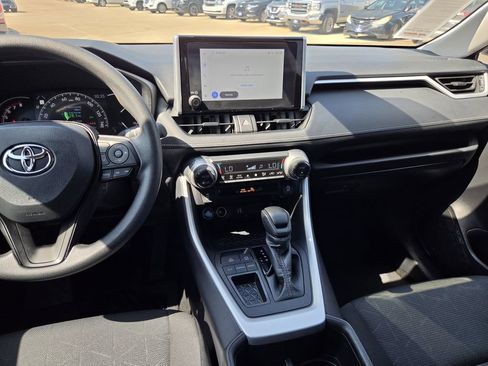Used 2025 Toyota RAV4 XLE w/ Convenience Package FWD image 17