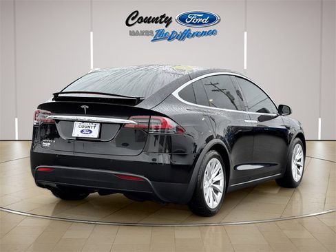 Used 2017 Tesla Model X 75D image 23