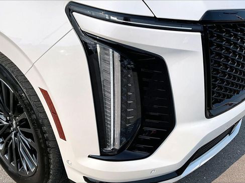 Used 2025 Cadillac Escalade Sport Platinum w/ LPO, Floor Liner Package AWD/4WD image 26