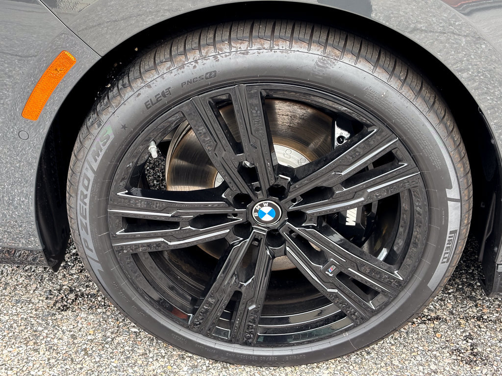 New 2027 BMW 740i xDrive w/ Executive Package AWD/4WD image 8