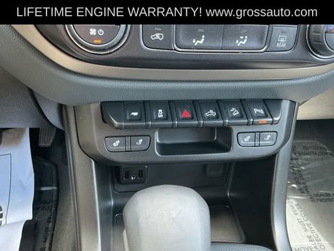 Used 2022 Chevrolet Colorado Z71 AWD/4WD image 20