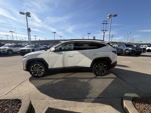 New 2026 Hyundai Tucson Limited image 16