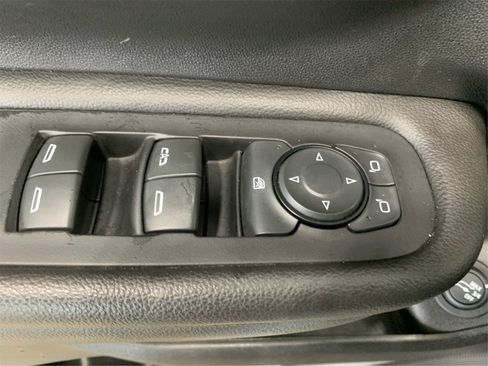 Used 2023 GMC Terrain AT4 image 27