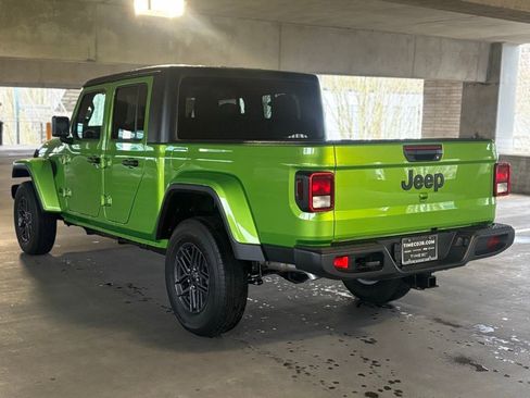 New 2025 Jeep Gladiator Sport AWD/4WD image 4