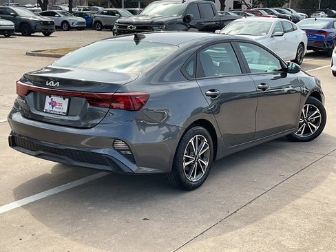 Used 2024 Kia Forte LXS w/ LXS Technology Package image 5