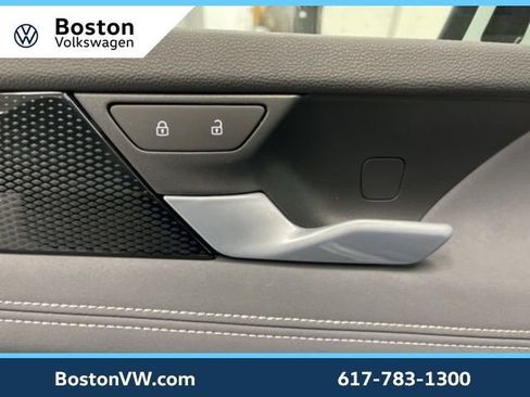 New 2026 Volkswagen Tiguan SE image 28