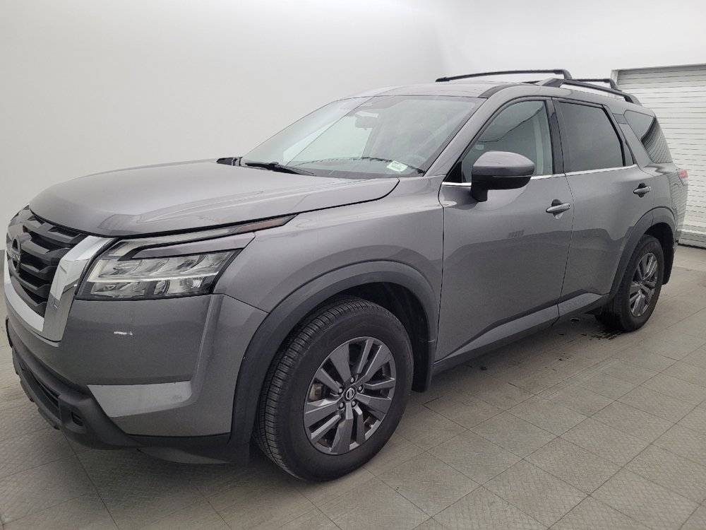 Used 2022 Nissan Pathfinder SV FWD image 2