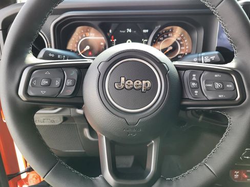 New 2025 Jeep Gladiator Mojave w/ Convenience Group image 16