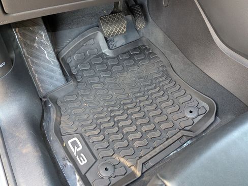 Used 2022 Audi Q3 2.0T Premium Plus image 18