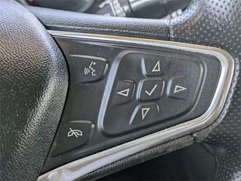 Used 2020 Chevrolet Equinox LT image 30