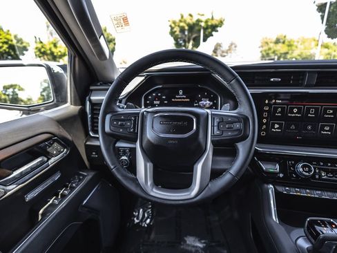 Used 2025 GMC Sierra 1500 Denali w/ Denali Reserve Package AWD/4WD image 29