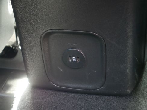 Certified 2025 Ford Escape Platinum AWD/4WD image 28