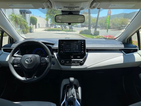 Used 2021 Toyota Corolla LE FWD image 11