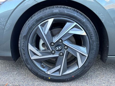 Used 2025 Hyundai Elantra SEL image 27