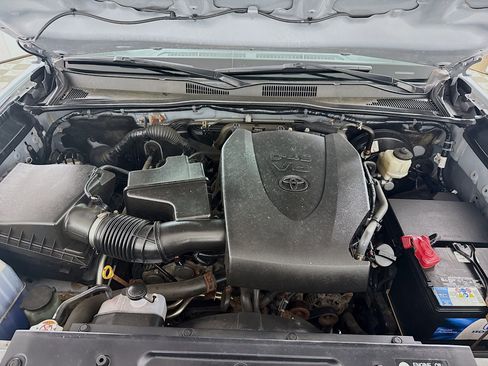 Certified 2018 Toyota Tacoma Limited AWD/4WD image 10