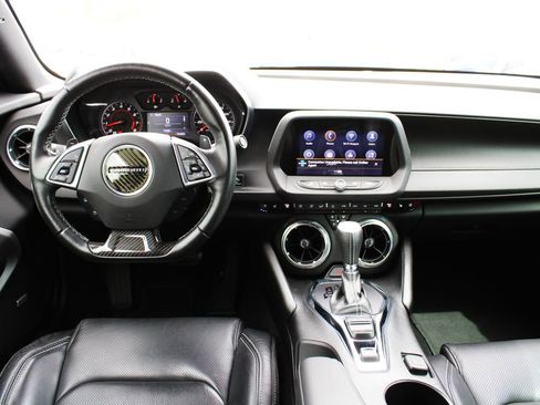 Used 2021 Chevrolet Camaro LT w/ RS Package image 20