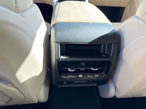 Used 2023 Jeep Grand Cherokee Limited w/ Luxury Tech Group II image 12