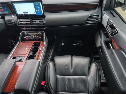 Used 2022 Lincoln Navigator L Reserve image 33