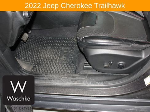 Used 2022 Jeep Cherokee Trailhawk w/ Premium Leather Package image 27
