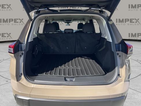 Used 2025 Nissan Rogue SV image 27