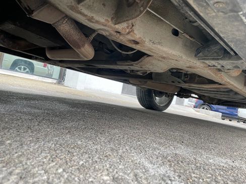 Used 2010 Cadillac Escalade Premium image 20