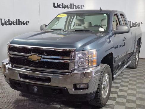 Used 2011 Chevrolet Silverado 2500 LT w/ Interior Plus Package image 3
