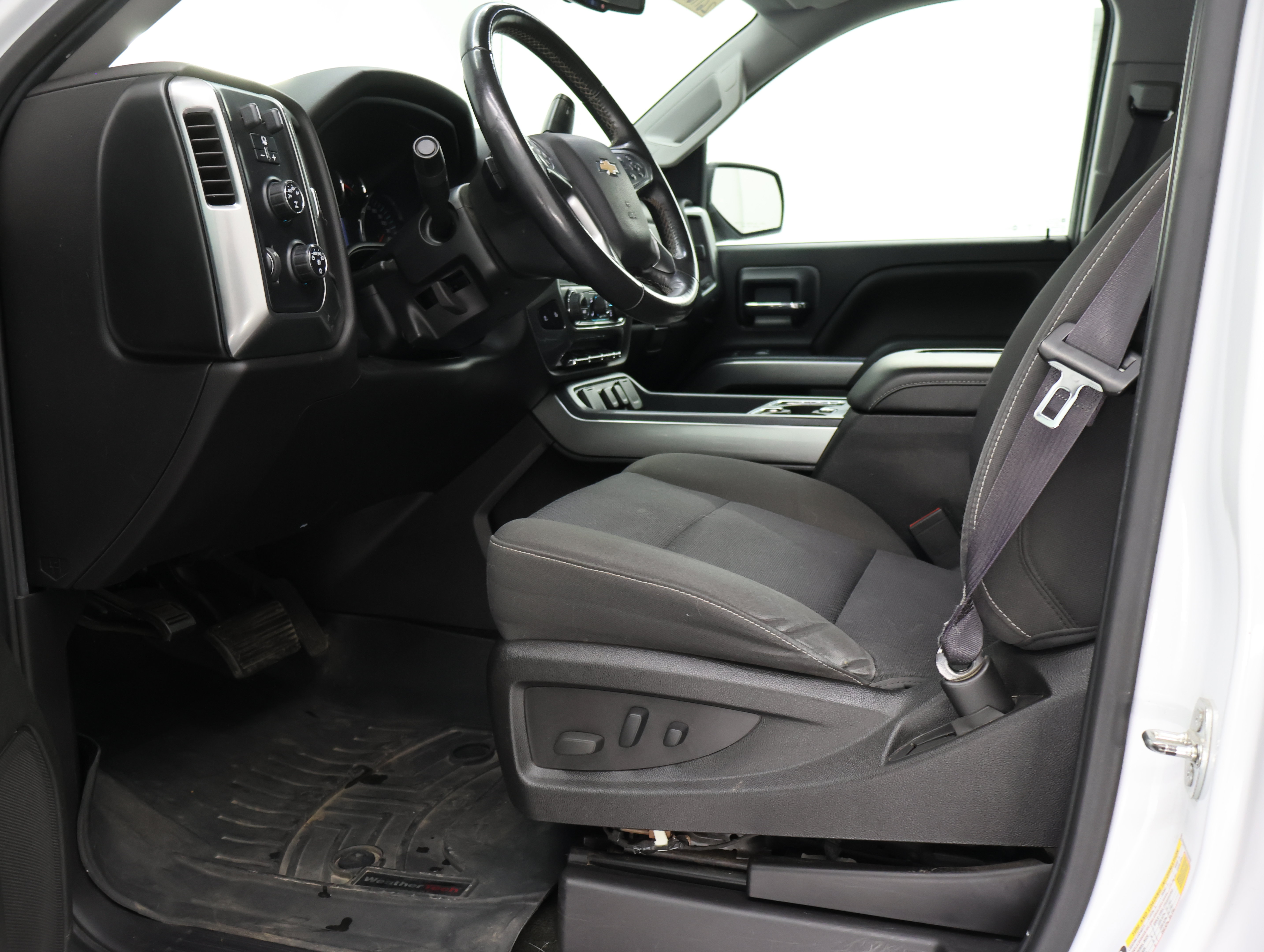 Used 2016 Chevrolet Silverado 1500 LT w/ All Star Edition AWD/4WD image 8