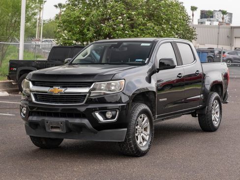 Used 2018 Chevrolet Colorado LT w/ LT Convenience Package RWD image 3