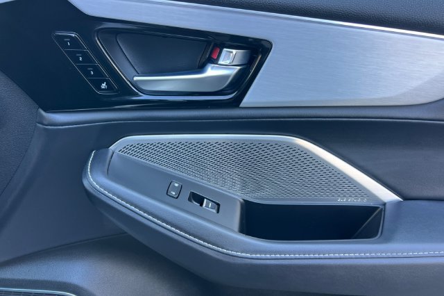 Used 2023 Acura MDX w/ Technology Package FWD image 21