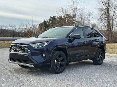 Used 2020 Toyota RAV4 XSE w/ XSE Grade Weather Package image 3