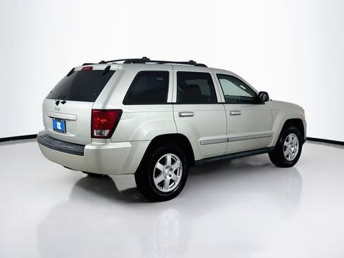Used 2010 Jeep Grand Cherokee Laredo AWD/4WD image 7
