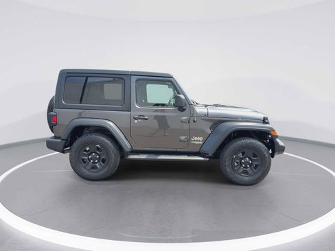 Used 2018 Jeep Wrangler Sport AWD/4WD image 9