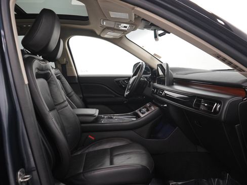 Used 2022 Lincoln Aviator Reserve w/ Equipment Group 201A AWD/4WD image 13
