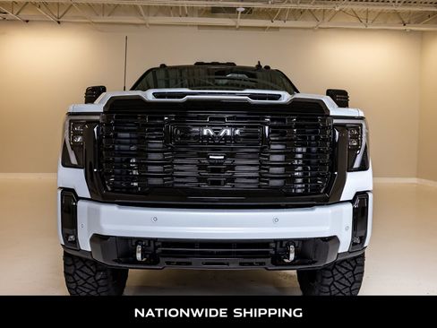 Used 2026 GMC Sierra 3500 Denali Ultimate AWD/4WD image 4