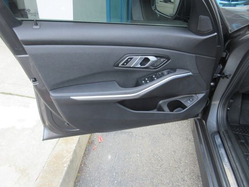 Used 2021 BMW 330i Sedan w/ Premium Package image 5