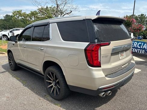 Used 2021 GMC Yukon Denali w/ Denali Premium Package AWD/4WD image 2