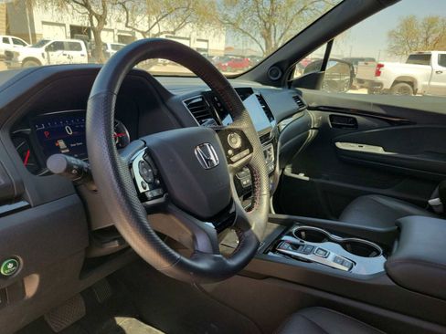 Used 2025 Honda Passport Black Edition image 10