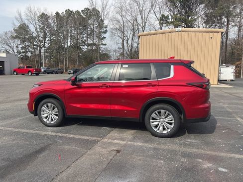 New 2026 Mitsubishi Outlander ES image 12