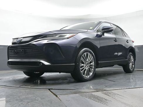 Used 2024 Toyota Venza XLE AWD/4WD image 31