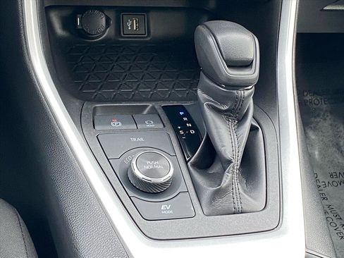 Used 2024 Toyota RAV4 XLE image 13